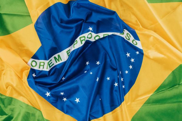 Este sábado inicia el Congreso "Brasil en llamas"