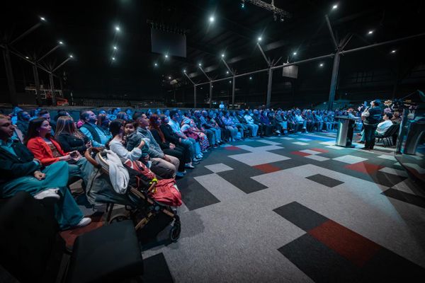 Gran reunión con pastores y misioneros de todas las iglesias de Avivamiento